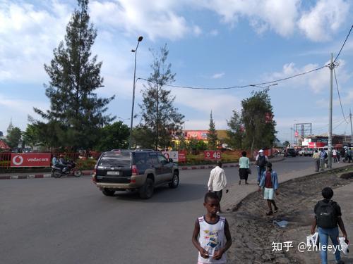 中刚基建与三家刚果（金）当地公司与签订分包合同