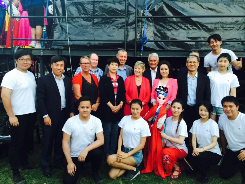 何颖总领事出席克赖斯特彻奇商业俱乐部午餐会并发表演讲