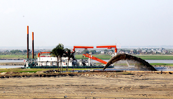 中国电建承建的中东地区最大干船坞完工移交