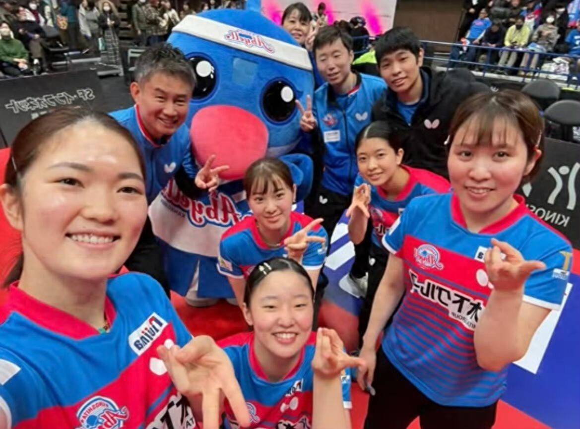 程洪波代总领事出席加拿大创业协进会“2025杰出华裔创业家奖“颁奖典礼