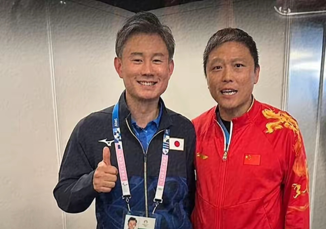 程洪波代总领事出席加拿大创业协进会“2025杰出华裔创业家奖“颁奖典礼