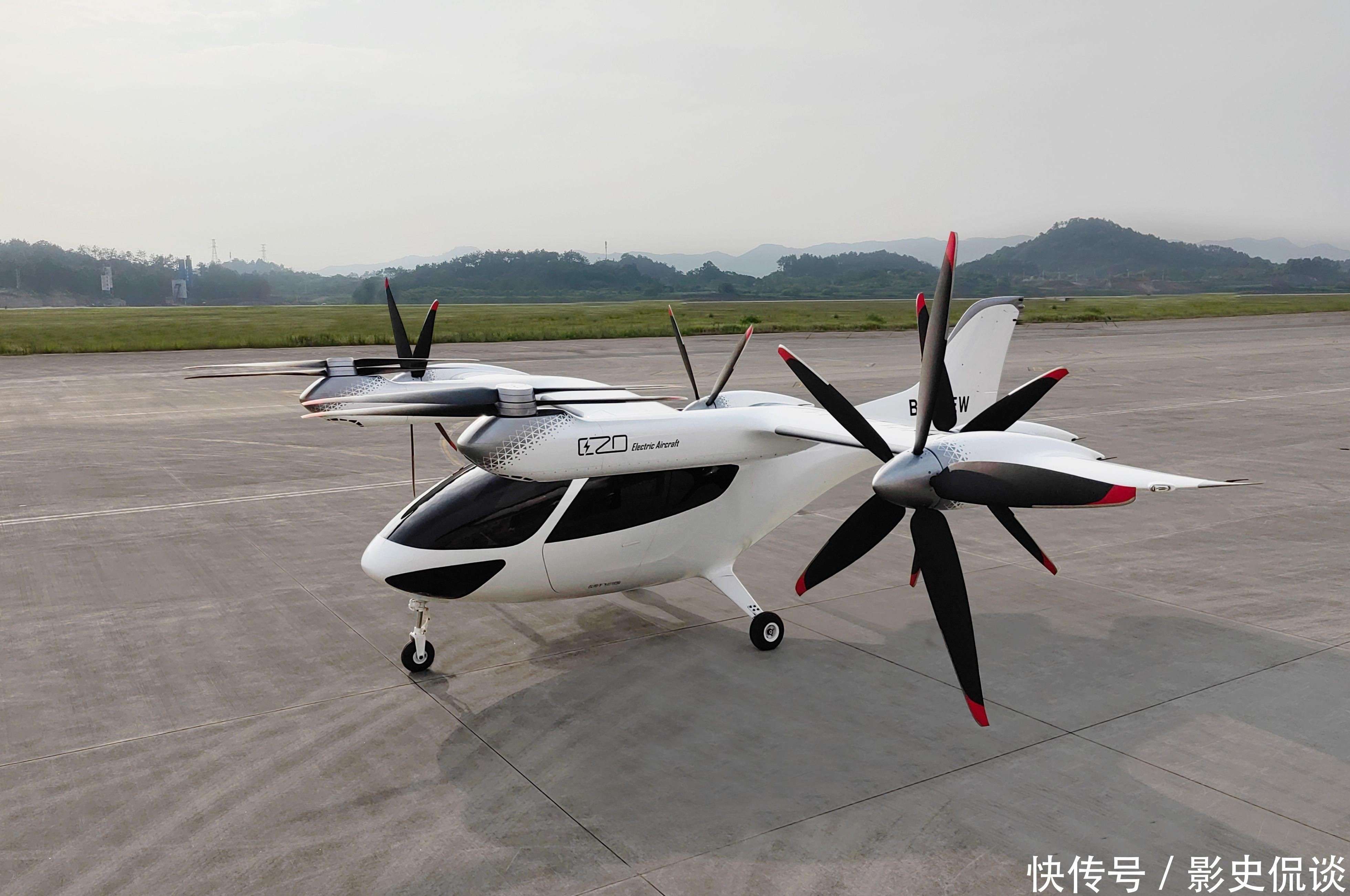 “空中出租车”飞入进博会起降点 御风未来全景模拟城市空中交通场景