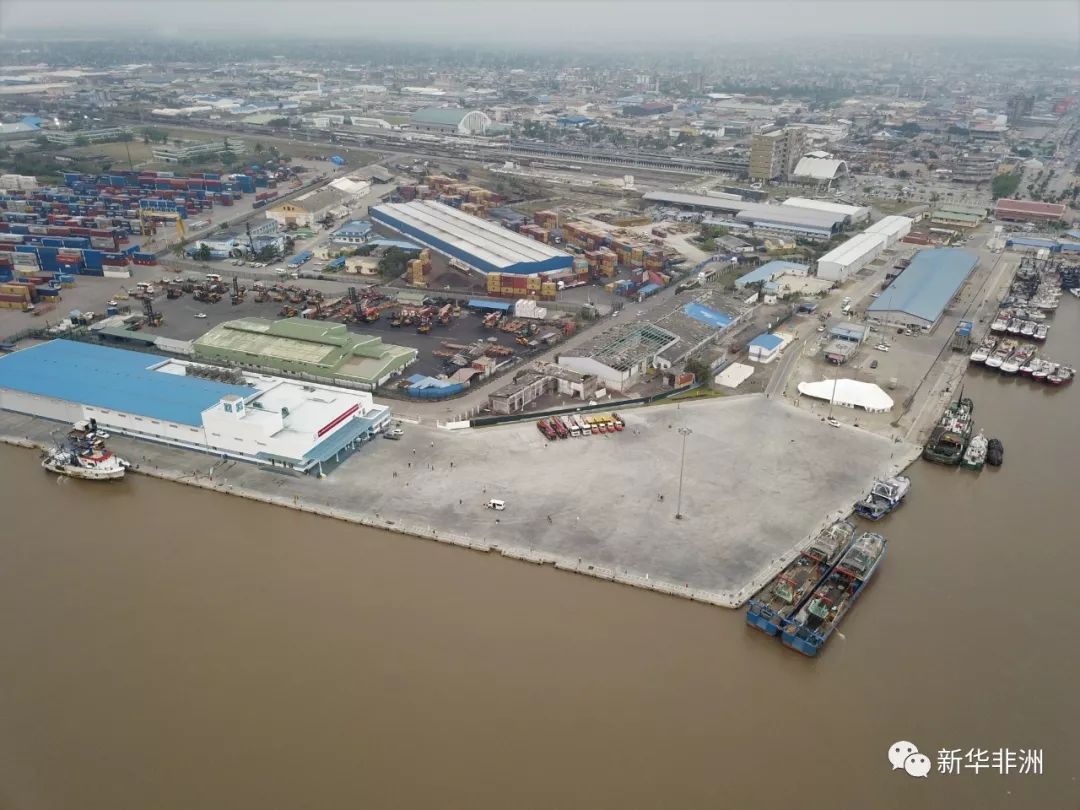 世界银行代表团考察由中企承建的阿比让快速公交项目