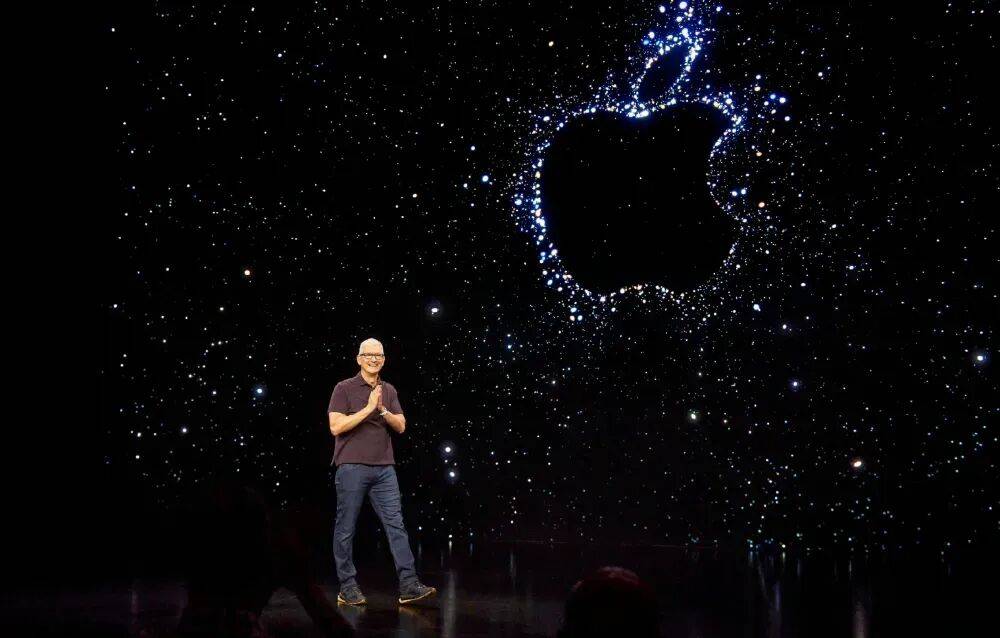 耐克财报暴雷后库克出手：苹果CEO用重金投下信任票