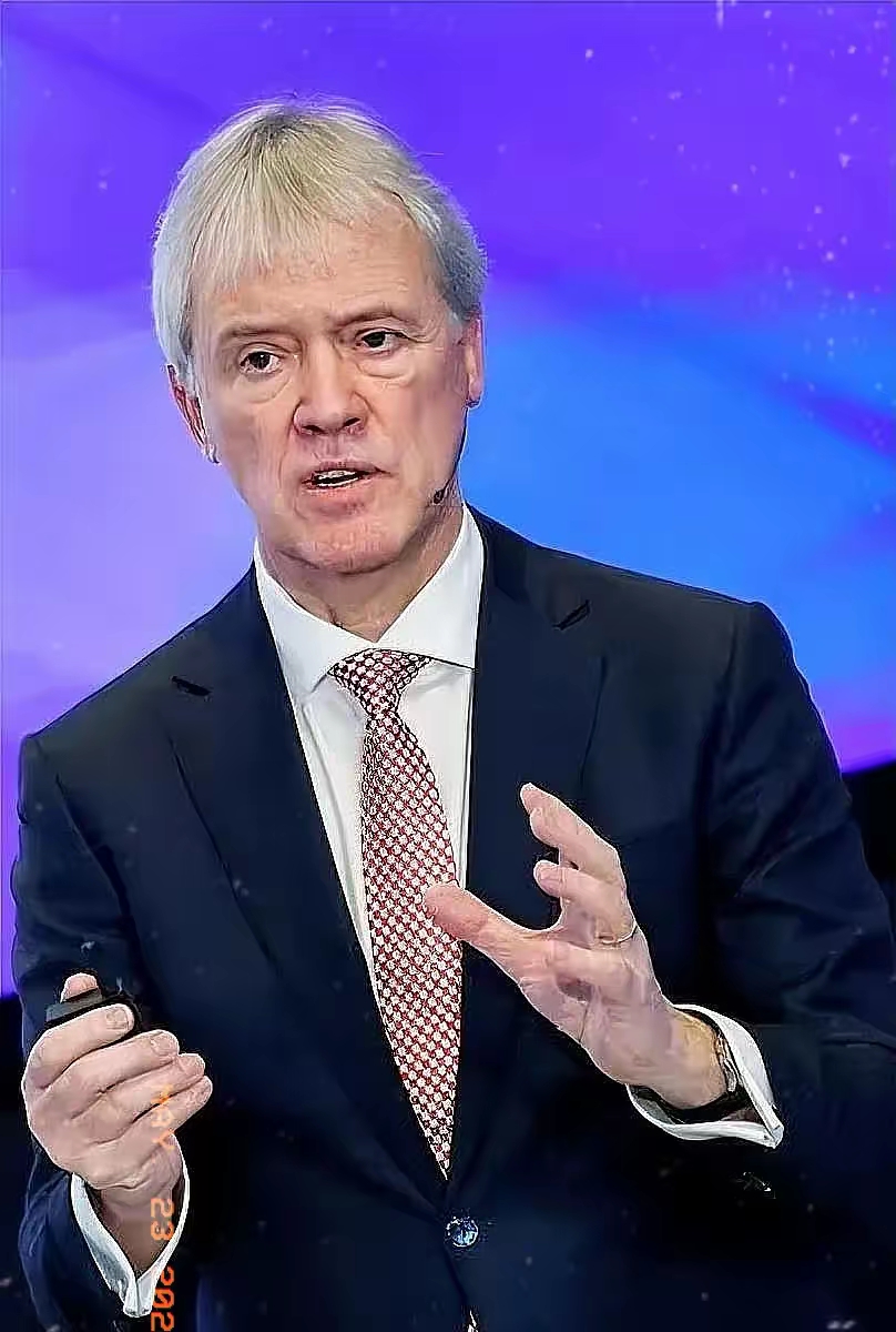 商务部新闻发言人就荷兰经济大臣卡雷曼斯接受采访答记者问