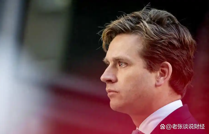 商务部新闻发言人就荷兰经济大臣卡雷曼斯接受采访答记者问