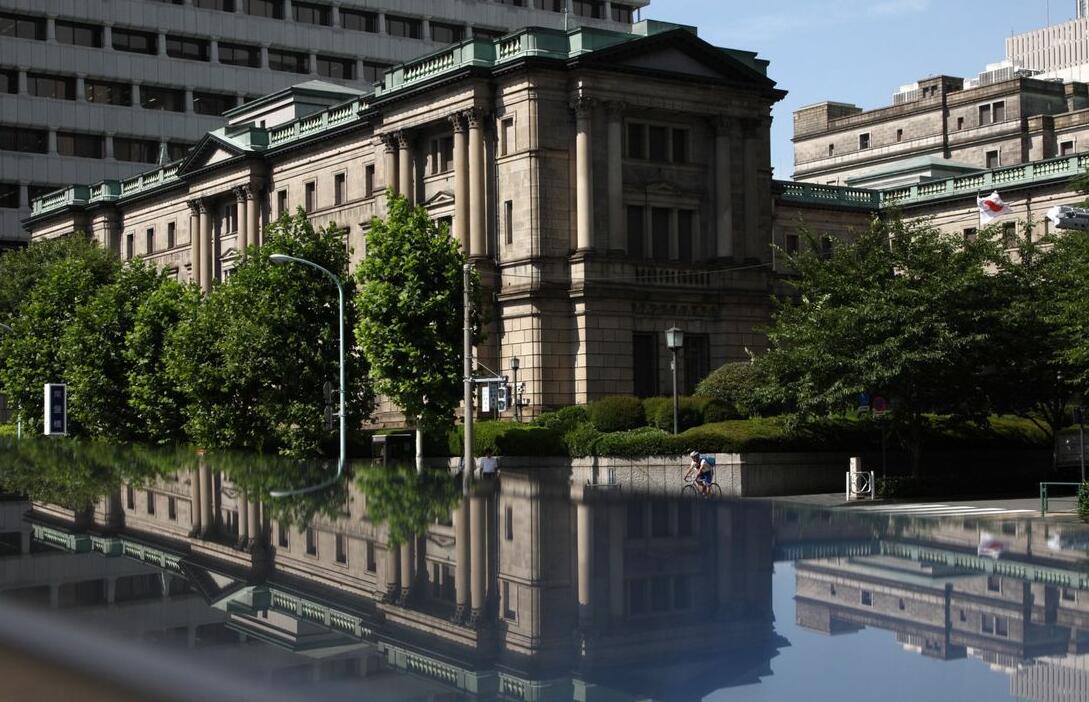 日本央行为何维持利率不变？