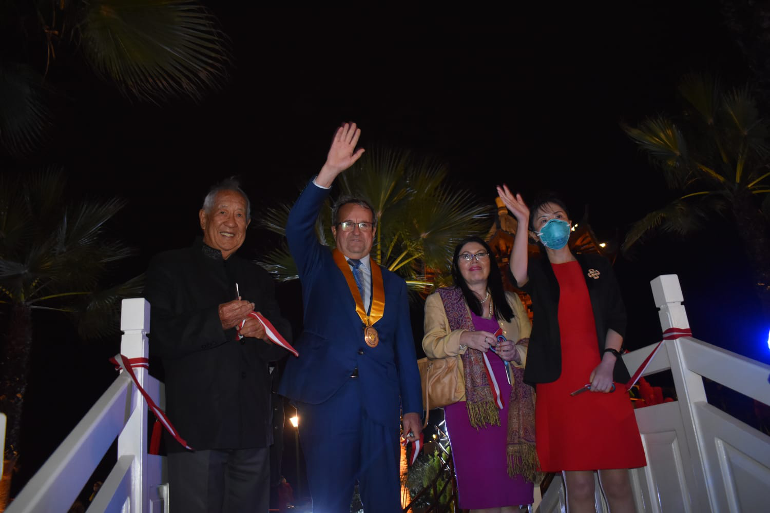 美国驻波黑使馆临时代办金克尔会见波黑外国投资者委员会主席马卡雷维奇