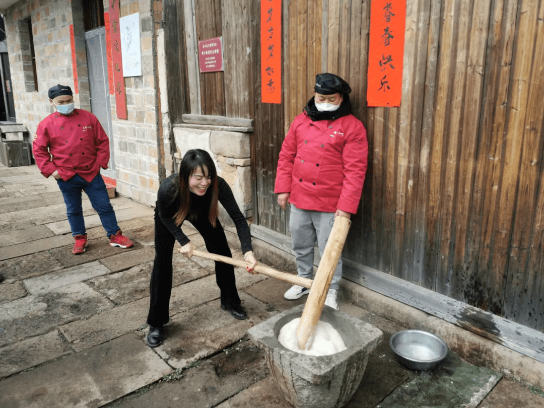 新春走基层｜把“新年战袍”带回家：深圳南油市场的别样年味