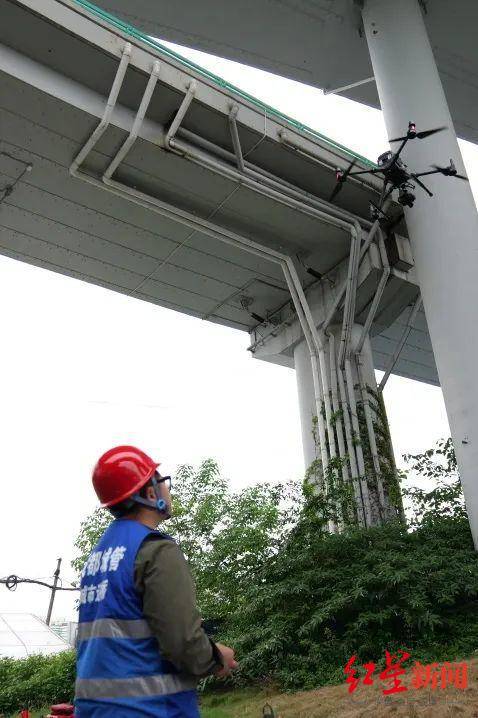 人机协同,他们给水下桥梁“做体检”