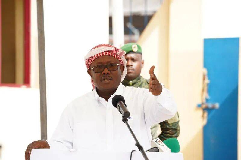 驻几内亚比绍大使杨仁火走访慰问在几比中资企业和机构