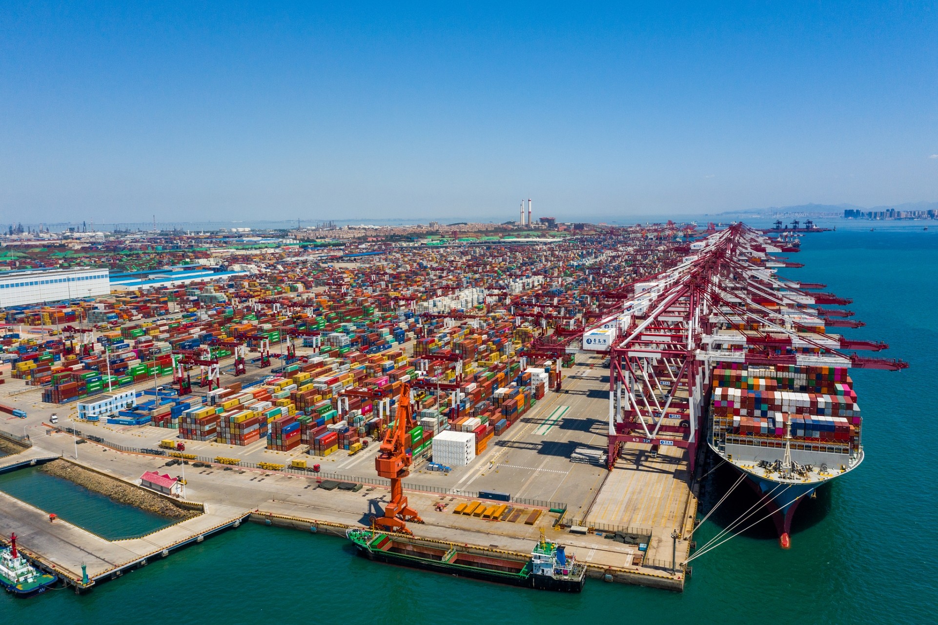 央行上海总部:1月份长三角地区人民币贷款增加2.28万亿元