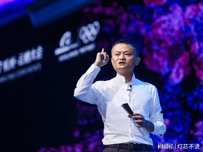 MiniMax上市后首份成绩单发布 2025年营收同比增长159%至7904万美元