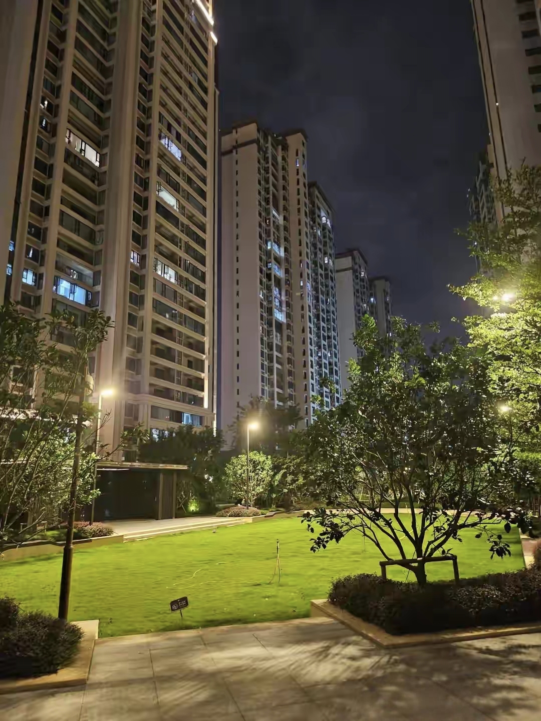 洪灏最新对话：房价今年会出现中继反弹，白银绝对会创历史新高