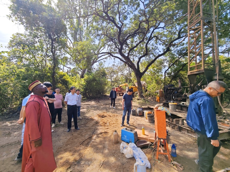 驻几内亚比绍大使杨仁火致全体在几比同胞的新年贺词