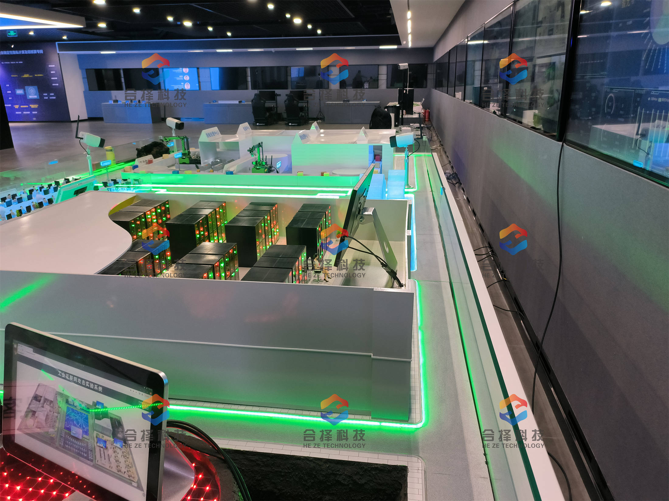 首批137台“黄机”抵利:政府力推道路基建,执行效能成治理大考