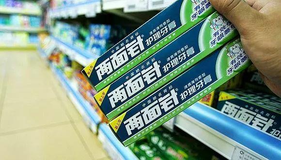 控股股东3.65亿债务爆雷，良品铺子一年亏掉逾一亿，高端零食第一股何去何从？
