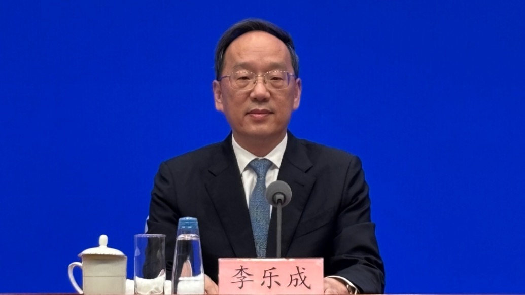 工信部：瞄准急需关键材料及产业链薄弱环节 提升重点领域关键材料自主保障水平