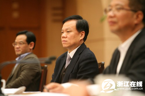 陈敏尔张工与中国海油董事长张传江总经理黄永章一行座谈