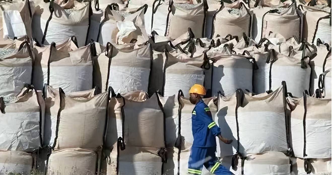 津巴布韦政府重申全面禁止原矿出口