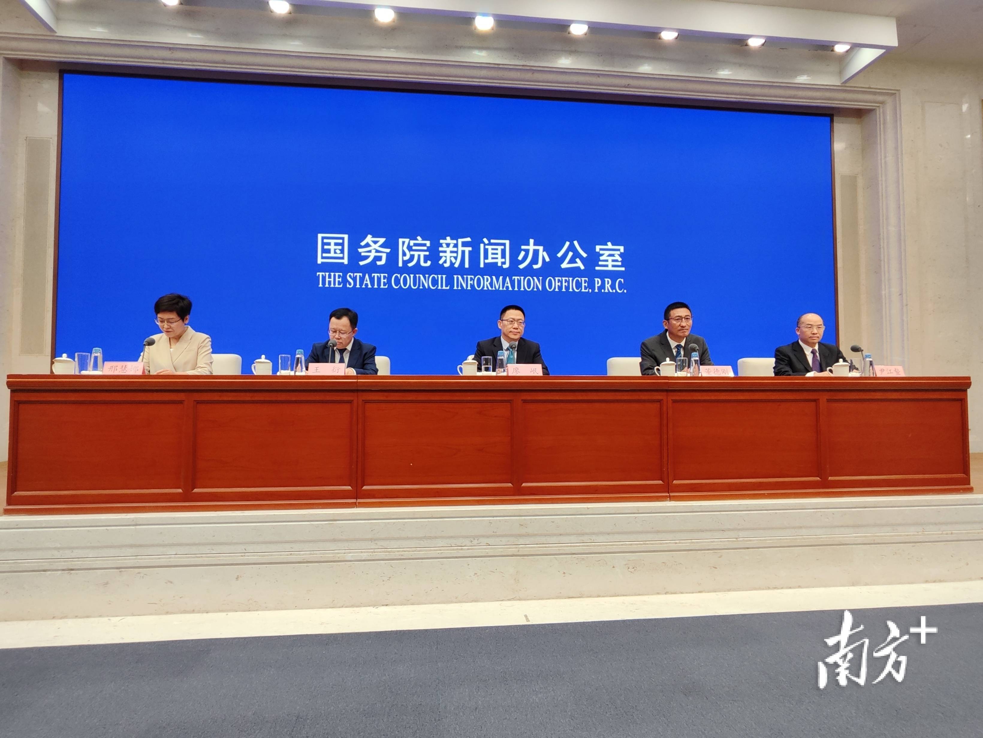 财政部副部长廖岷会见赛默飞世尔科技公司董事长、总裁兼首席执行官葛士柏