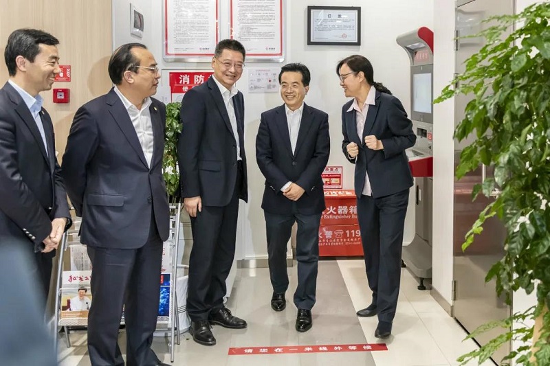 招商银行董事长缪建民:打造行业内第一家智能银行