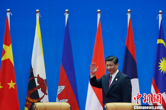 张巍副总领事出席曼德勒贸易展销会开幕式