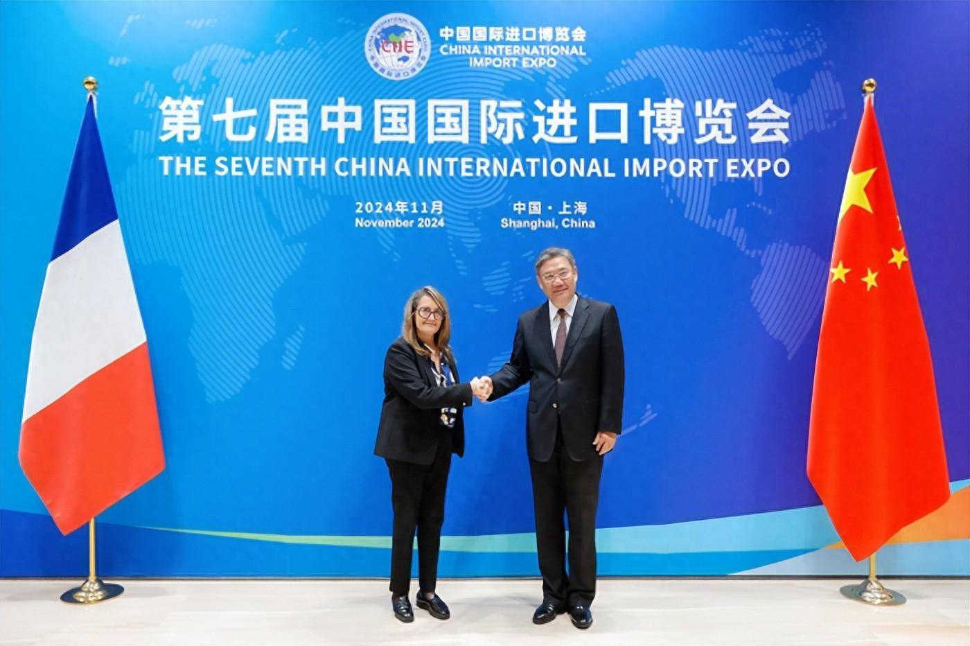 王文涛部长会见新加坡永续发展与环境部部长兼主管贸易关系部长傅海燕